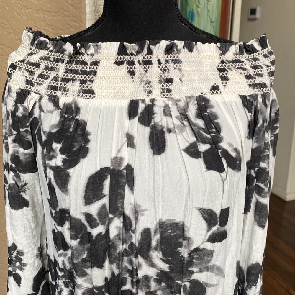 Karen Kane Floral Bell Sleeve Top.